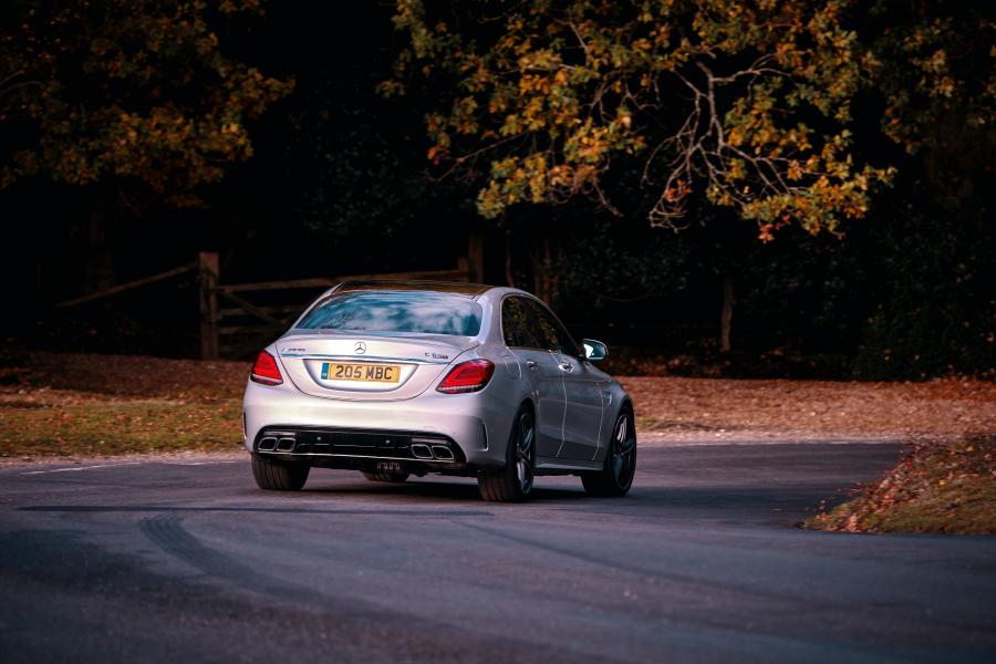  Mercedes-AMG C63 S (W205) 2018 года  (UK) (фото 19 из 40)